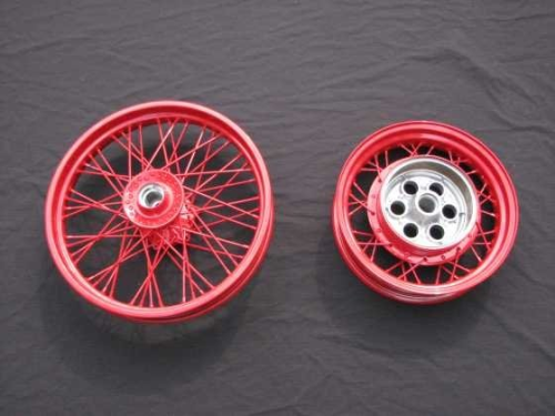 Mirror Red spoked wheels