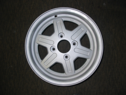 Datsun 280ZX wheel after prep